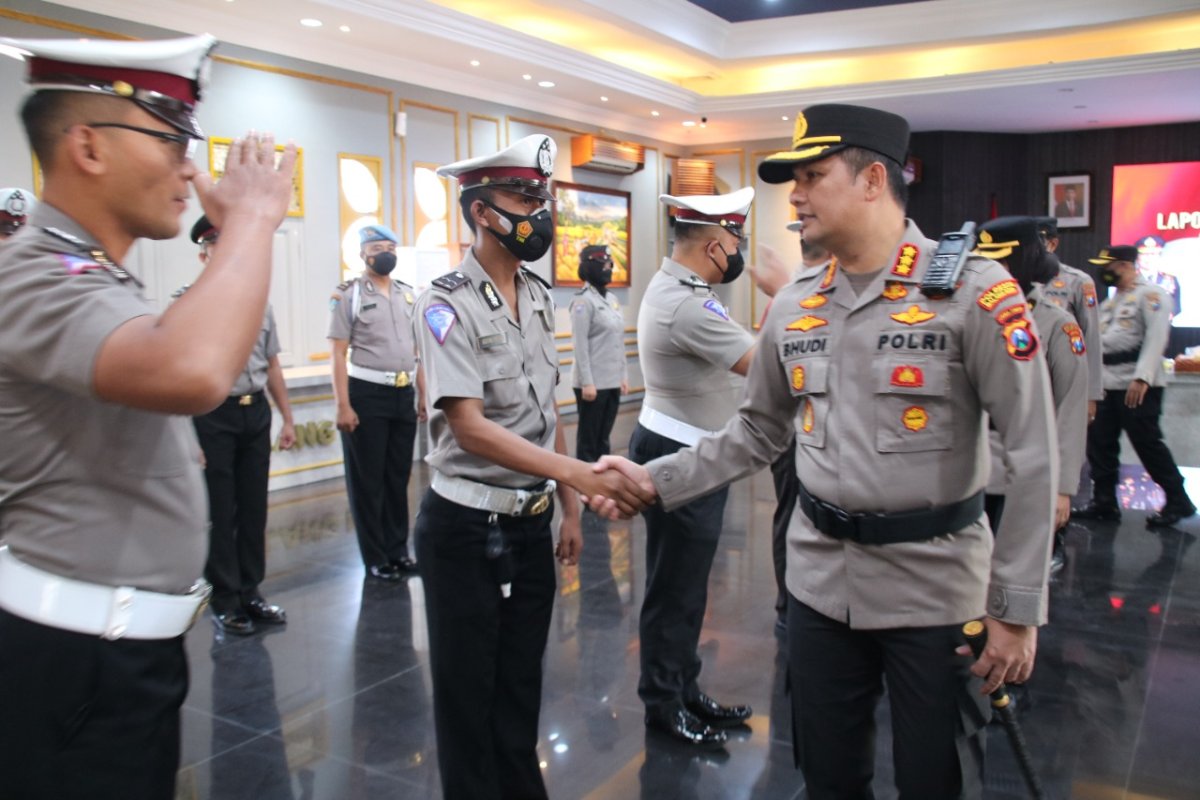 Pimpin Upacara Kenaikan Pangkat, Kombes Pol. Buher: Semoga Menjadi Berkah dan Motivasi