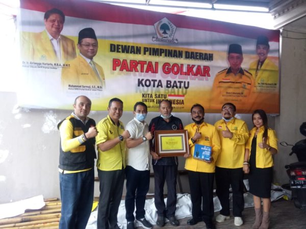 DPD Partai Golkar Kota Batu, Beri Penghargaan Relawan Covid