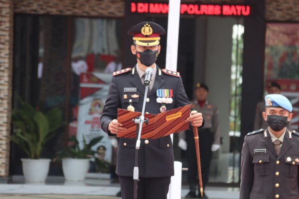 Kapolres Batu AKBP Oskar, Jadi Inspektur Upacara Peringatan Hari Pahlawan ke-77
