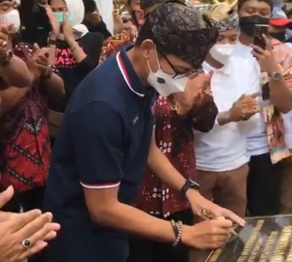 Menparekraf RI Sandiaga Uno, Resmikan TIC dan Pamoedjan Oleh-Oleh