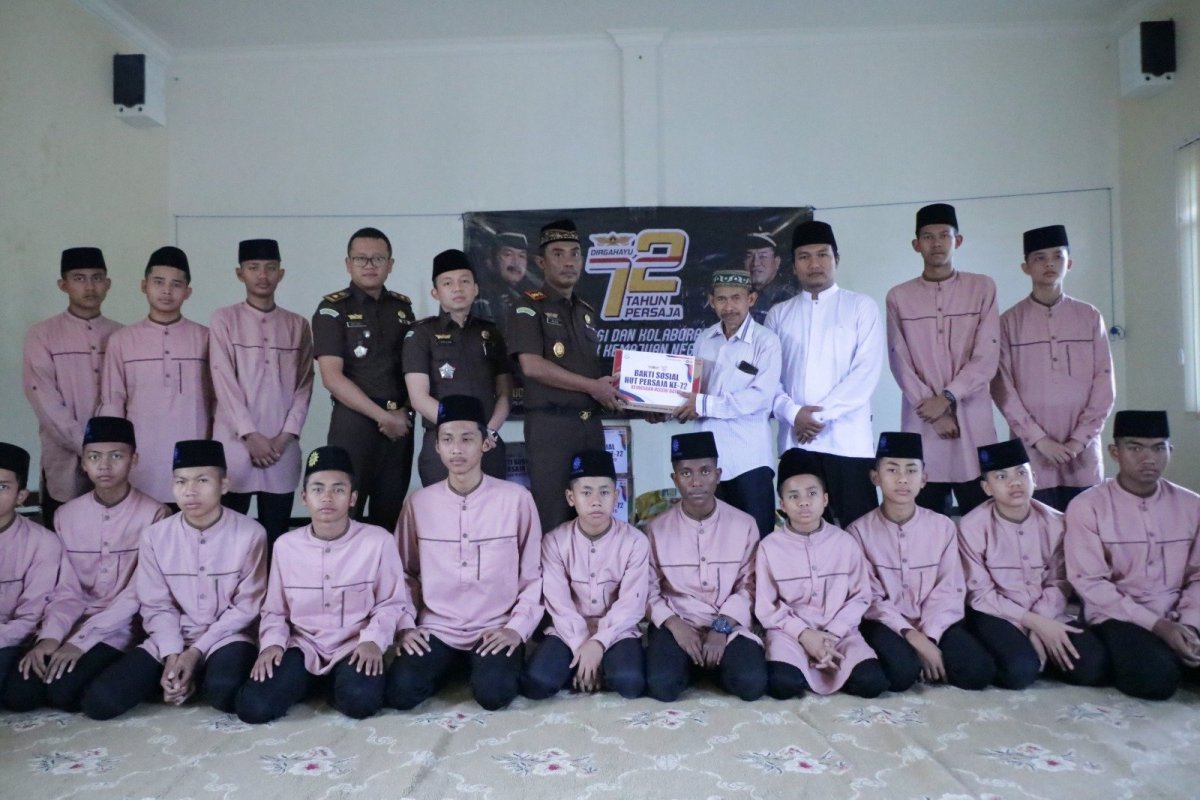 Kejari Batu Gelar Upacara Persaja ke-72 dan Santunan Anak Yatim