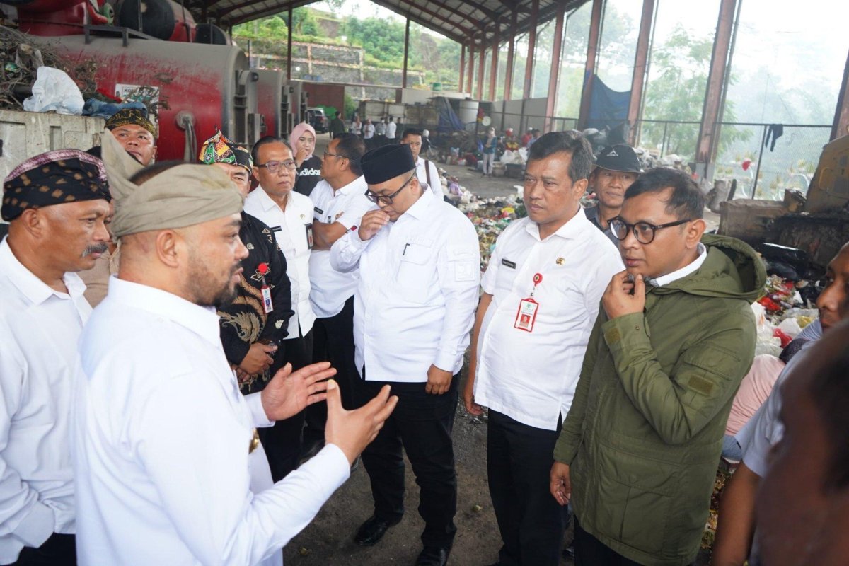 Wawali Kota Batu Heli Suyanto Kunjungi TPA Tlekung, Evaluasi Pengelolaan Sampah