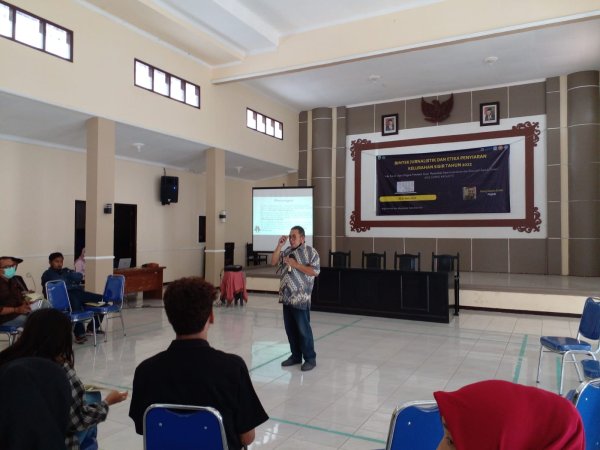 Gelar Bimtek Jurnalistik dan Etika Penyiaran, Lurah Sisir: Agar Masyarakat Memahami Tentang Ilmu Jurnalistik