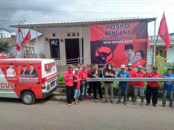Baguna PDI Perjuangan Kabupaten Malang, Berikan Bantuan Pipanisasi Kepada Korban Terdampak Bencana