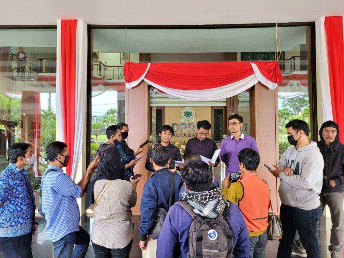 Konferensi Pers, MCW Rilis Dugaan Korupsi Tunjangan Perumahan DPRD Kota Batu
