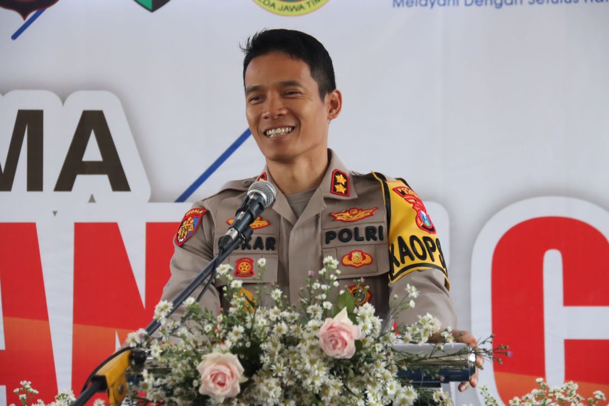 Kapolres Batu AKBP Oskar, Hadiri Acara Seremonial Penyerahan Mobil Ambulan CSR BRI