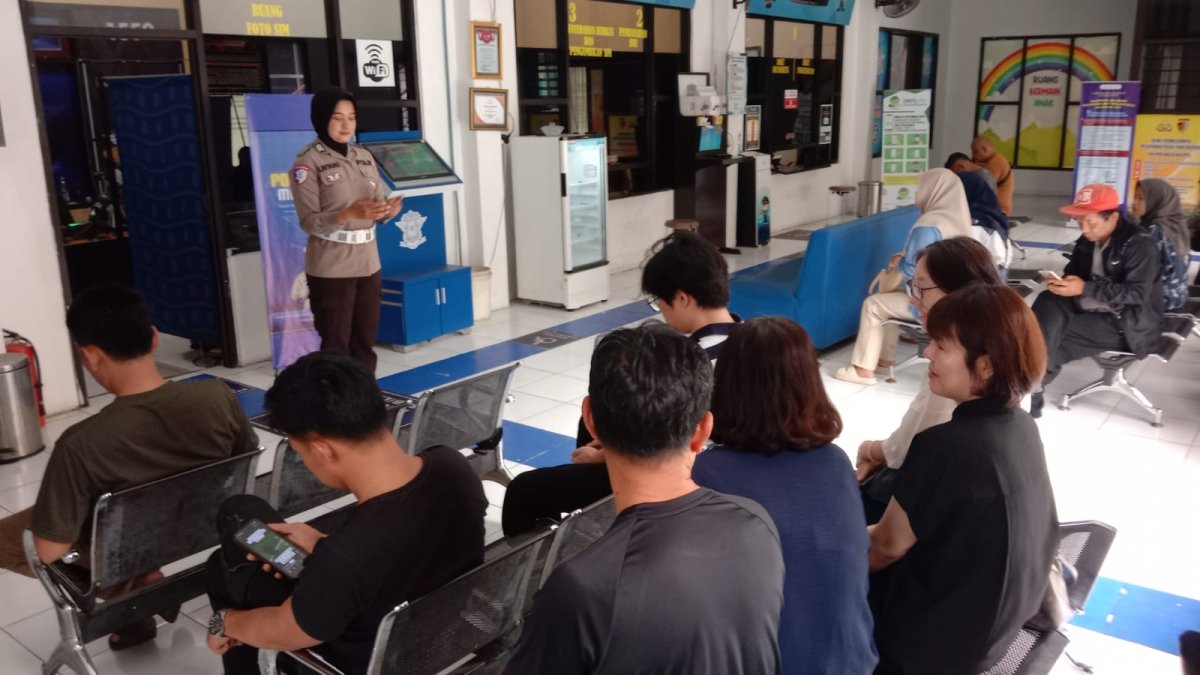 Sat Lantas Polres Batu Sosialisasikan Pemohon Masa Berlaku SIM, Program Sat Lantas Menyapa