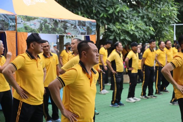 Semarak Hari Bhayangkara Ke-80, Polres Batu Gelar Olahraga Bersama Pererat Soliditas Keluarga Besar