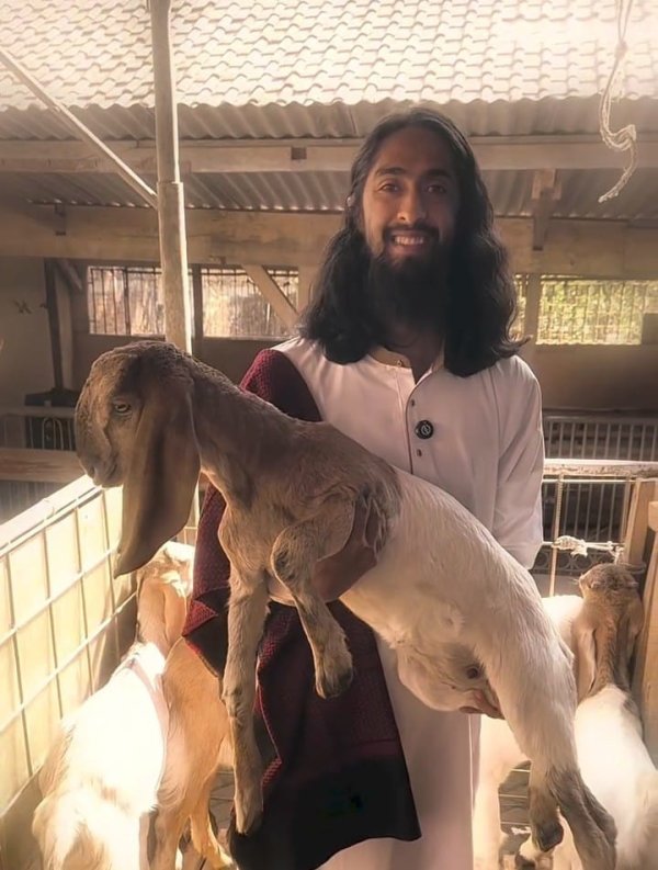 Bikin Konten Promosikan Kambing Sembari Dakwah, Warga Kota Batu, Faiq Mendadak Viral dan Banjir Follower di Instagram dan TikTok