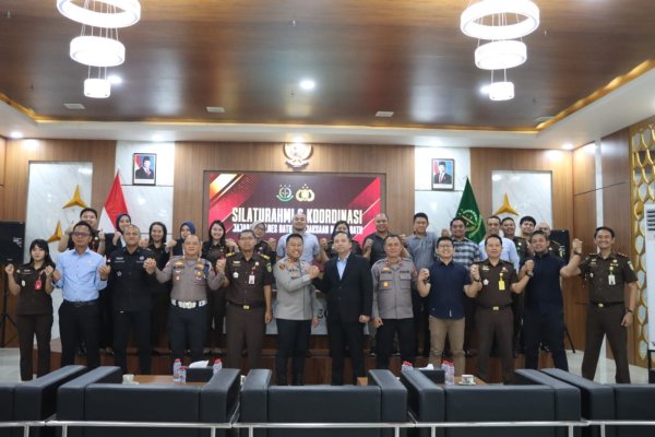 Perkuat Sinergitas Penegakan Hukum, Kapolres Batu, AKBP Dr. Aris Purwanti Dilaturahmi ke Kejari Batu
